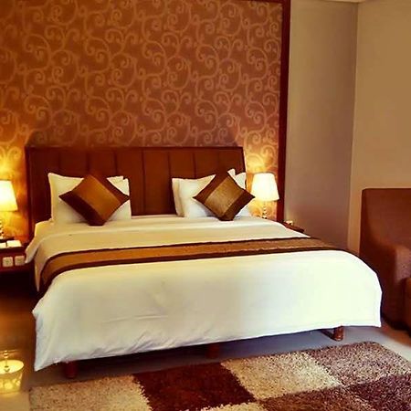 The Summit Siliwangi Hotel Bandung Exterior foto
